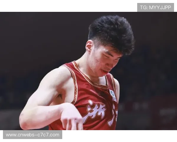 陆文博关键三分助浙江追平，末节团队防守成翻盘基础